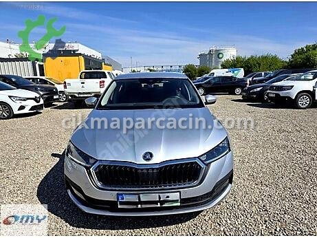 Skoda Octavia Ön Far çıkma parça