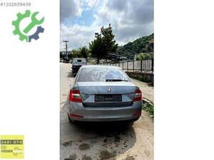 SKODA OCTAVİA ARKA TAMPON