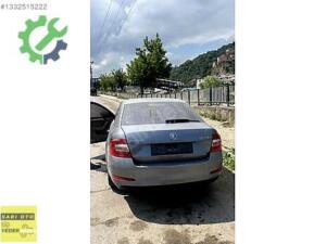 SKODA OCTAVİA BAGAJ KAPAĞI