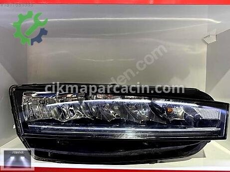 Skoda Octavia Sağ Ön Far çıkma parça