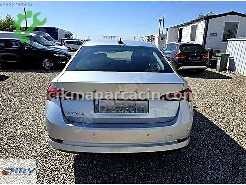 Skoda Octavia Bakalit çıkma parça