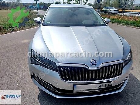 Skoda Superb Ön Far çıkma parça