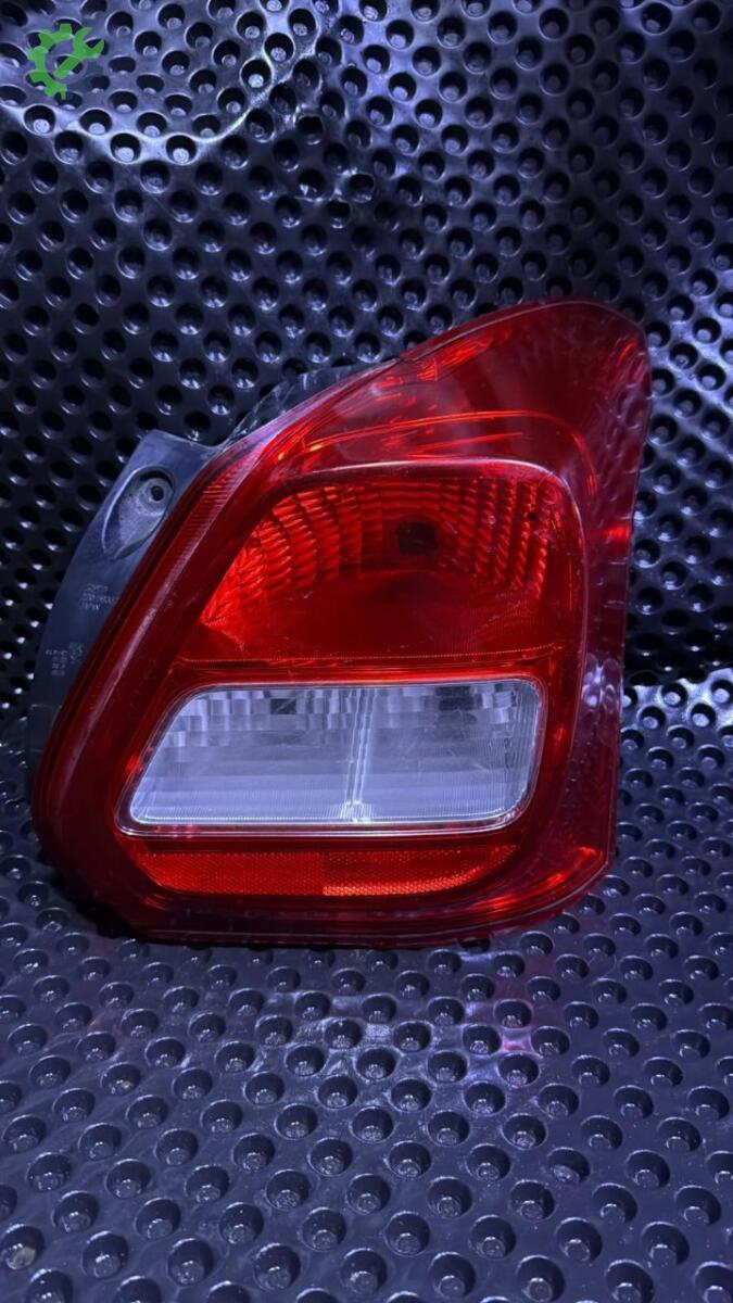 Suzuki Swift Sağ Stop çıkma parça