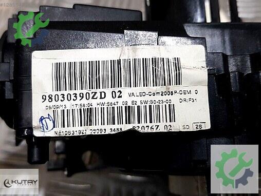 Peugeot 208 Sinyal Kolu çıkma parça