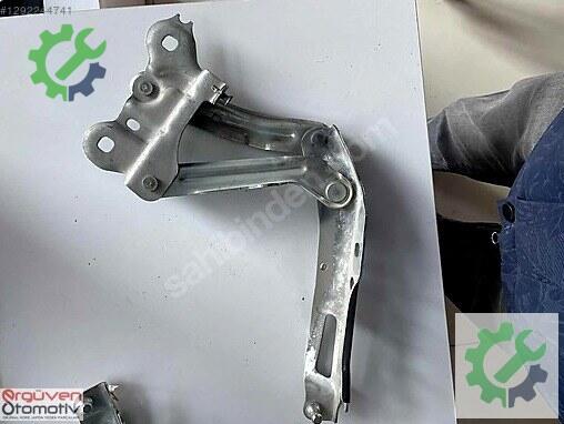 Skoda Superb Kaput Menteşesi 3V823301 çıkma parça