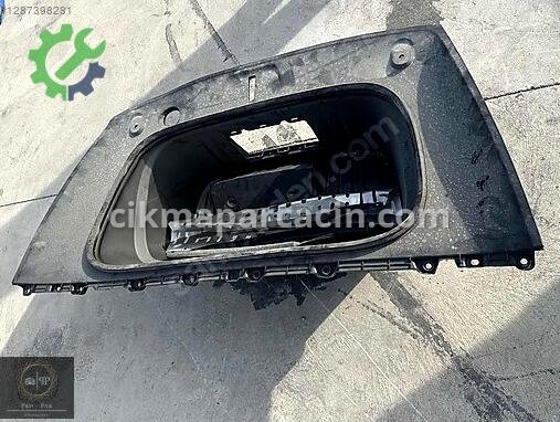 Tesla Model Y Bagaj Plastiği çıkma parça