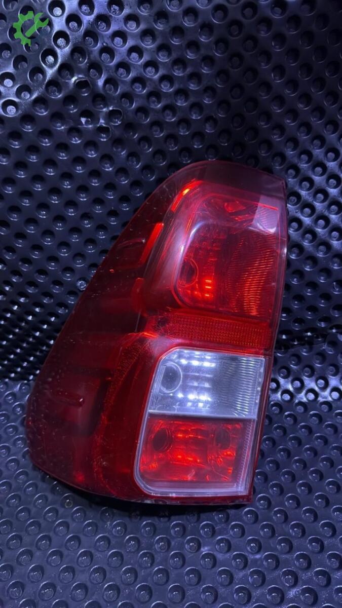 Toyota Hilux Sol Stop çıkma parça