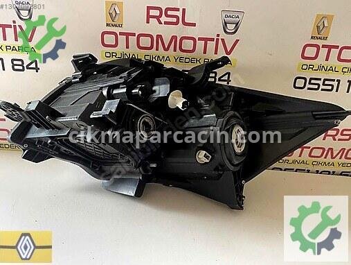 Toyota Auris Sağ Ön Far 8113002470 çıkma parça
