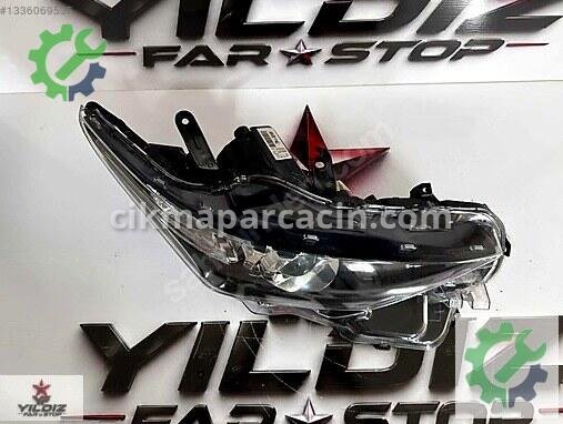 Toyota Auris Sağ Ön Far 81110-02K30 çıkma parça