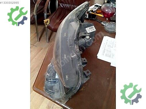 Toyota Auris Sağ Ön Far 8110-02K60 çıkma parça