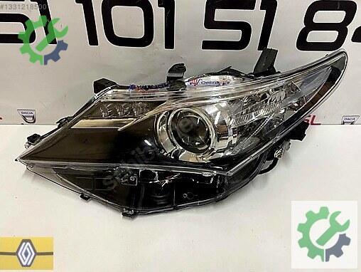 Toyota Auris Sol Ön Far 8117002J61 çıkma parça