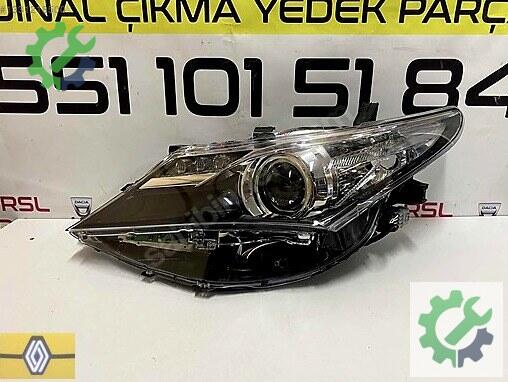 Toyota Auris Sol Ön Far 8117002J61 çıkma parça