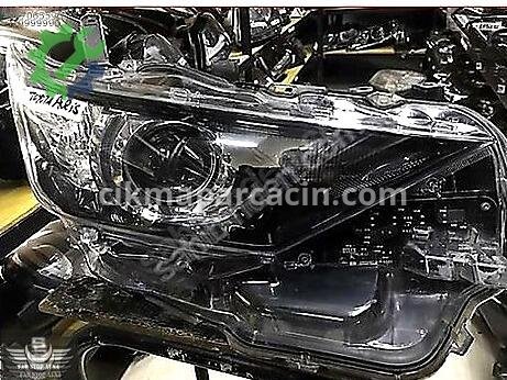 Toyota Auris Sağ Ön Far çıkma parça