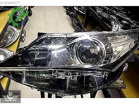 Toyota Auris Sol Ön Far çıkma parça