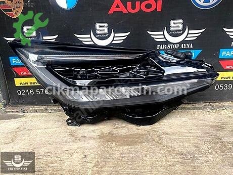 Toyota C-HR Sağ Ön Far çıkma parça