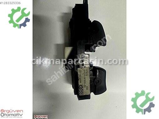 Toyota Corolla Cam Düğmesi çıkma parça