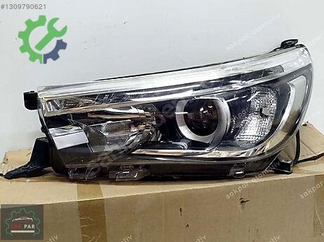 Toyota Hilux Sol Ön Far çıkma parça