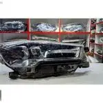 Toyota Hilux Orjinal Sağ Far