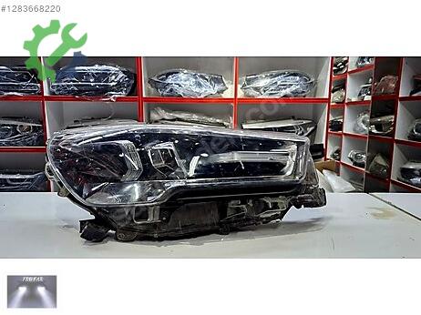 Toyota Hilux Sağ Ön Far çıkma parça