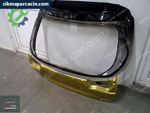 Toyota Yaris Bagaj Kapağı 67005-0D800 çıkma parça