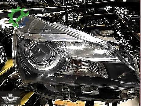 Toyota Yaris Sağ Ön Far çıkma parça