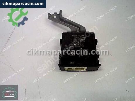Toyota Yaris Ön Cam çıkma parça