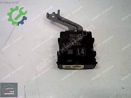 Toyota Yaris Ön Cam çıkma parça