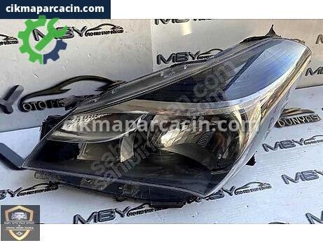 Toyota Yaris Sol Ön Far çıkma parça