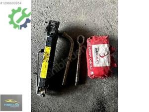 Transporter T5 Kirko-BijonAnah­tar-ÇekiDemiri – İlkYardımSet