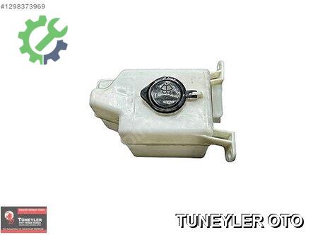 Toyota Hilux Silecek Suyu Deposu çıkma parça