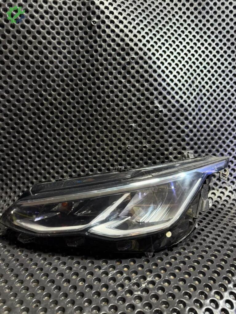 Volkswagen Golf Far çıkma parça