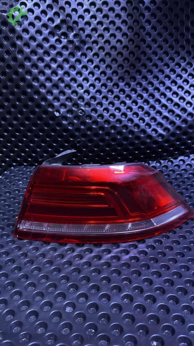 Volkswagen Passat Sağ Stop çıkma parça