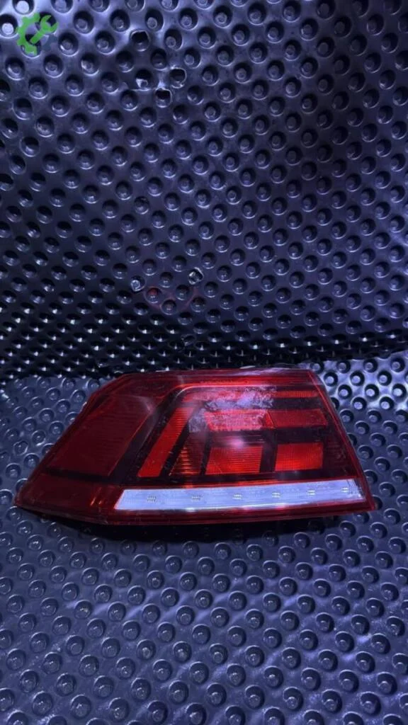 Volkswagen Passat Sol Dış Stop 3G5945095E çıkma parça