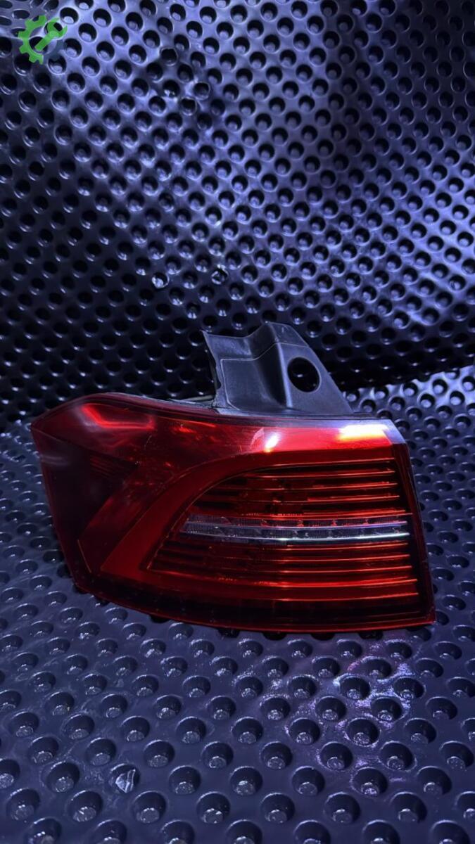 Volkswagen Passat Sol Dış Stop çıkma parça