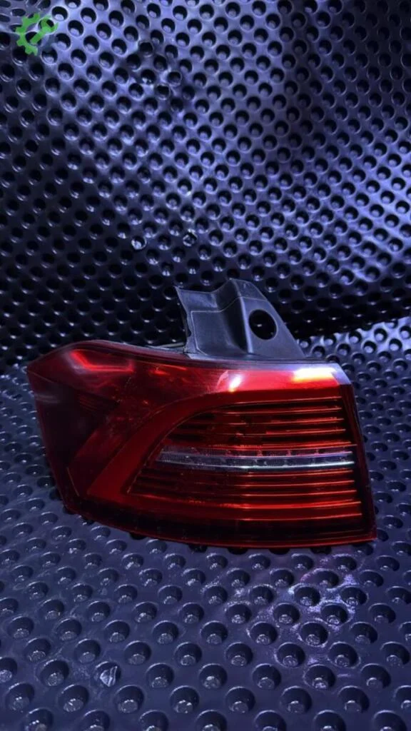 Volkswagen Passat Sol Dış Stop 3G9945207F çıkma parça