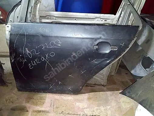 Volkswagen Golf Arka Kapı çıkma parça