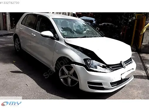 Volkswagen Golf Sol Çamurluk çıkma parça