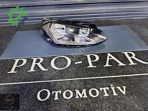 Volkswagen Golf Sağ Ön Far 5G1941006 çıkma parça