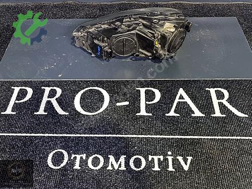 Volkswagen Golf Sağ Ön Far çıkma parça