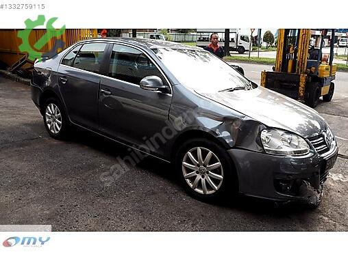 Volkswagen Jetta Sol Çamurluk çıkma parça