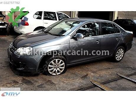 Volkswagen Jetta Sağ Ön Kapı çıkma parça