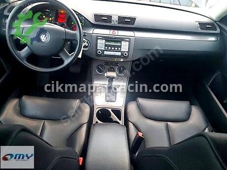 Volkswagen Passat Sağ Ön Kapı çıkma parça