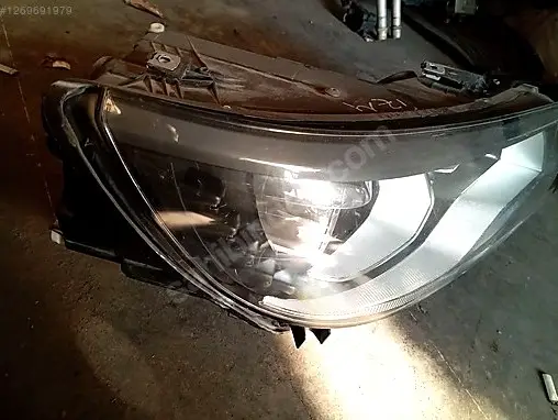 Volkswagen Tiguan Far çıkma parça