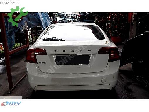Volvo S60 Sol Çamurluk çıkma parça