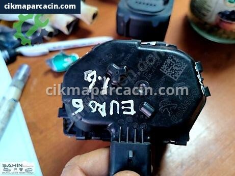 Peugeot 301 Gaz Kelebeği çıkma parça