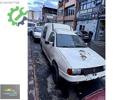 Volkswagen Caddy Ön Çamurluk çıkma parça