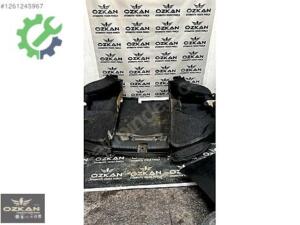 Volkswagen Jetta bagaj döşemesi