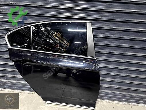 Volkswagen Passat Sağ Arka Kapı çıkma parça