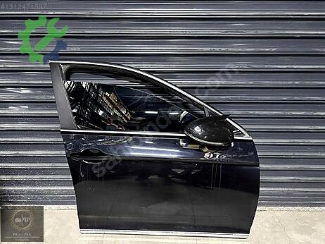 Volkswagen Passat Sağ Ön Kapı çıkma parça