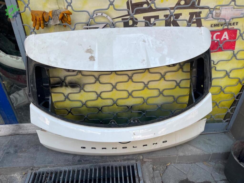 Opel Grandland Bagaj çıkma parça
